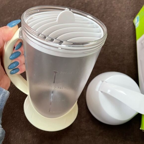 NEW ESPECIALLY FOR BABY Shake’ n Serve Formula Pitcher 32 oz - Picture 5 of 5